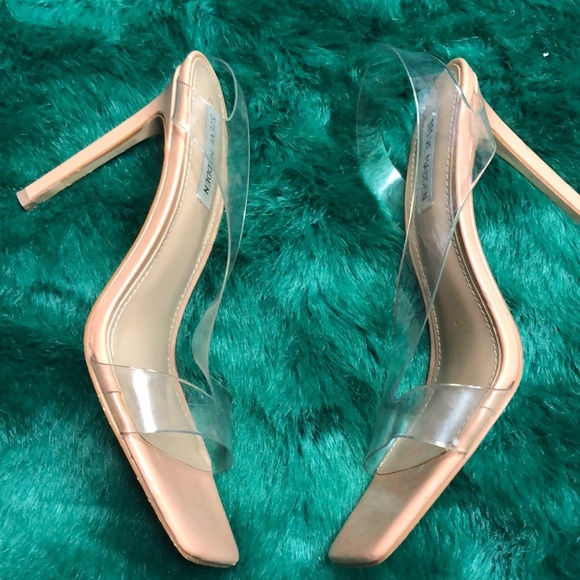 High Heels - Picture 4 of 6